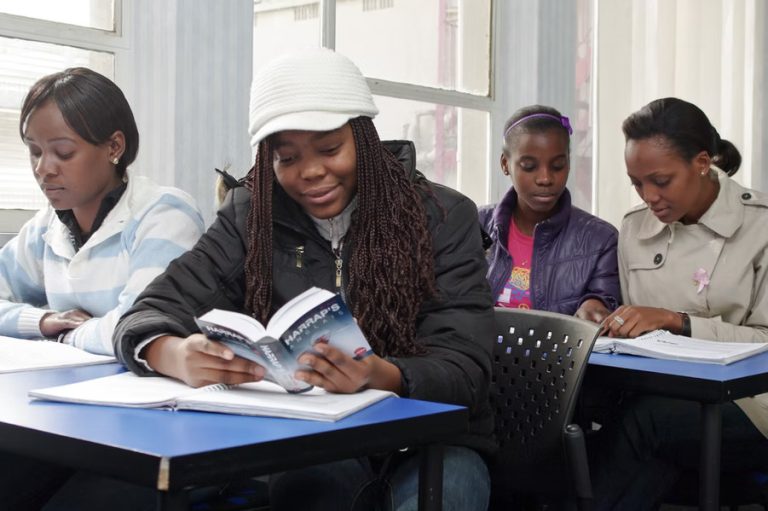 0e9150_edd00af7e66b46cf9b1732f805036114mv2